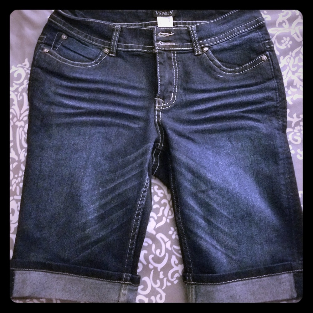Venus Bermuda shorts